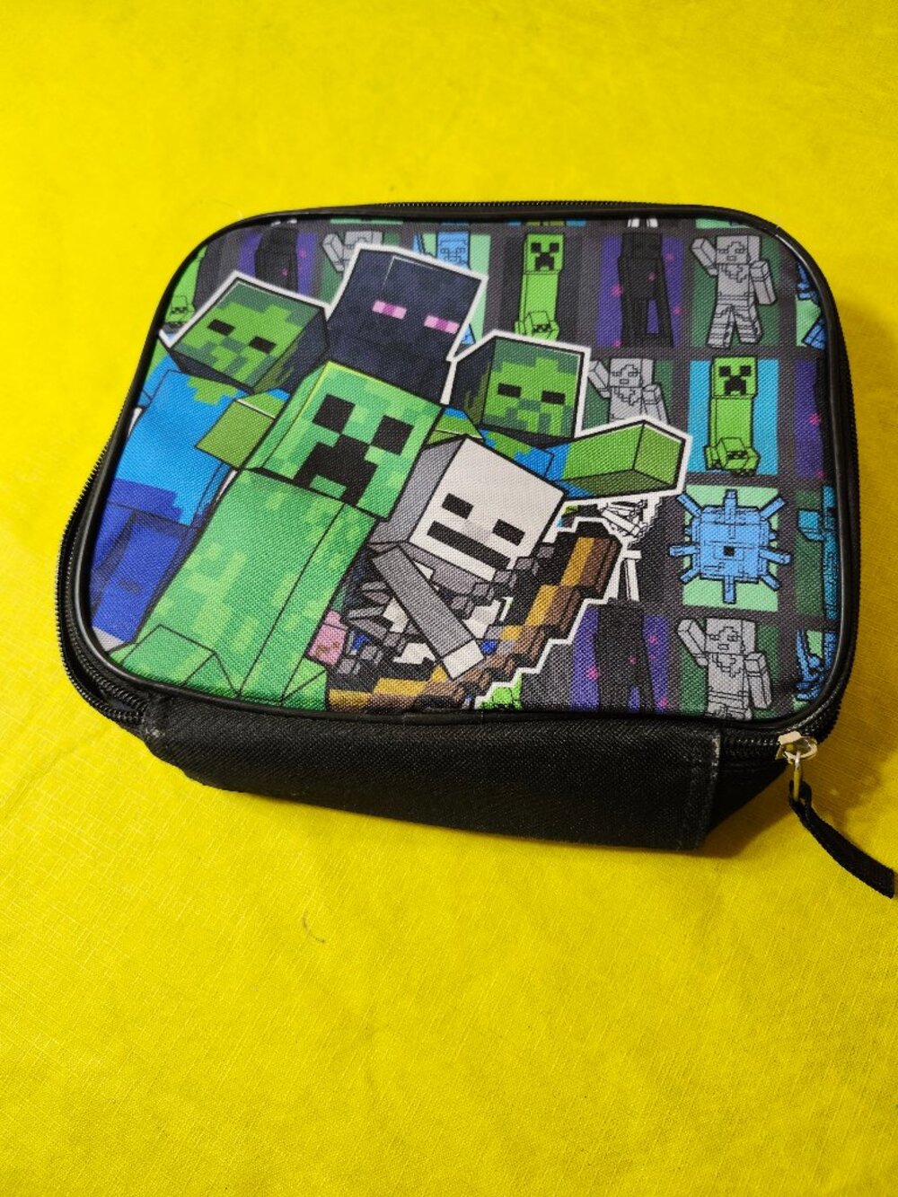Minecraft Zip Lunchbox